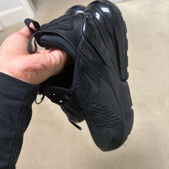 Nike Black Air Max 270 Sneakers - Picture 3 of 6